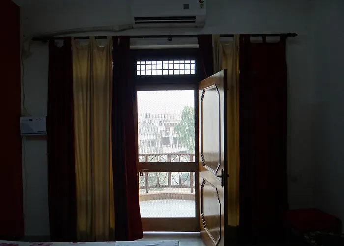 N Homestay Agra