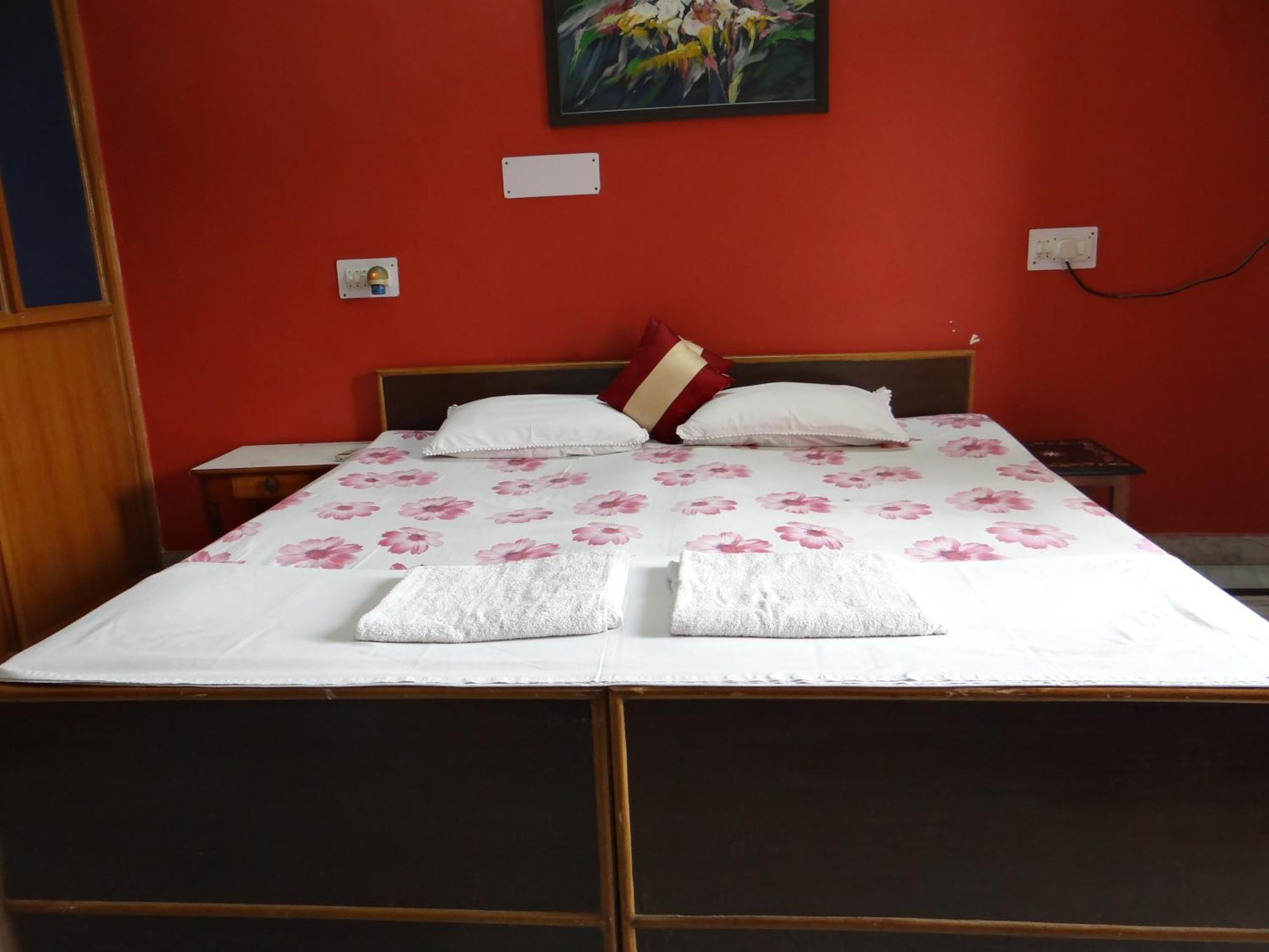 N Agra Homestay Tajganj