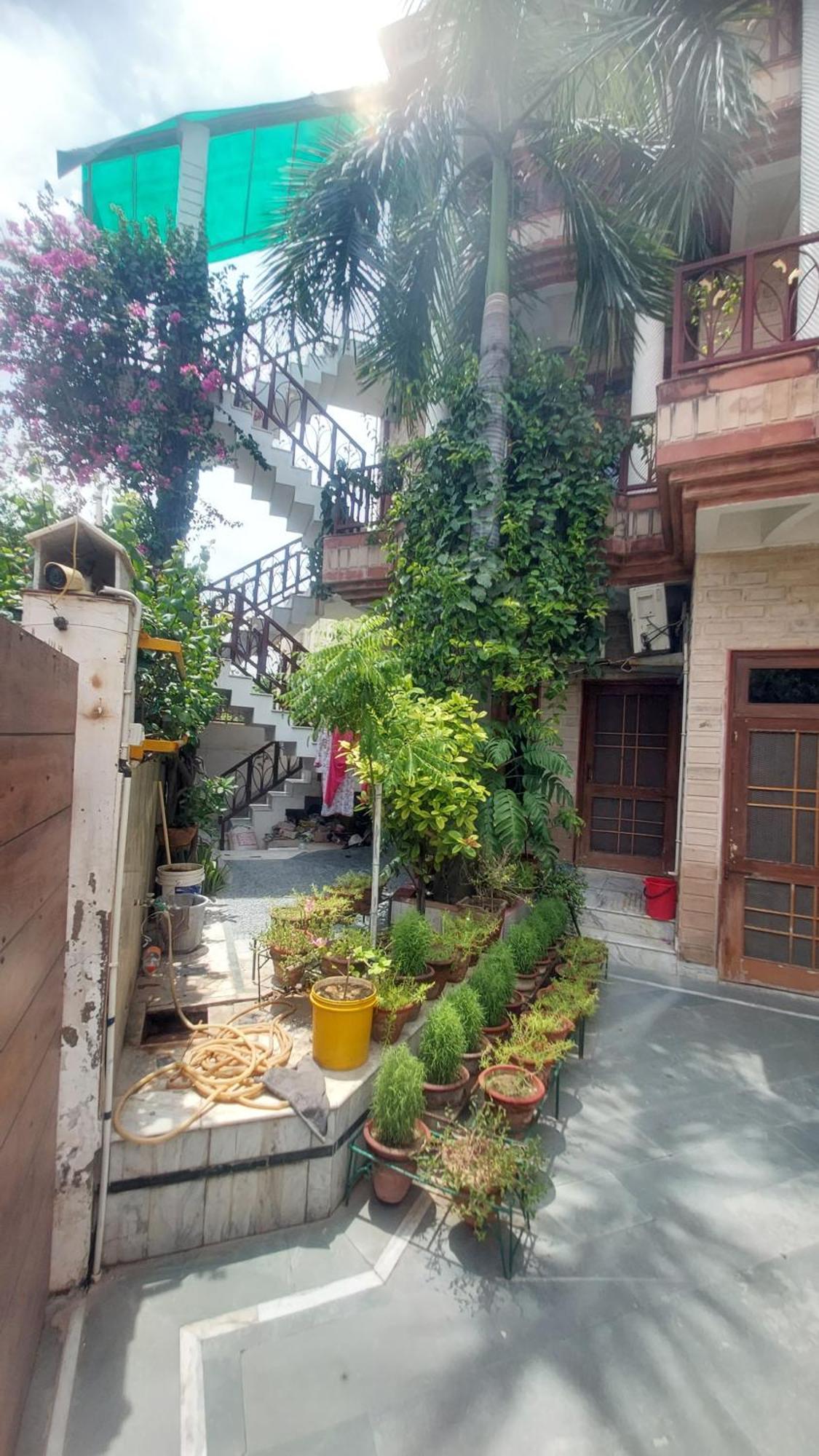 N Agra Homestay Tajganj