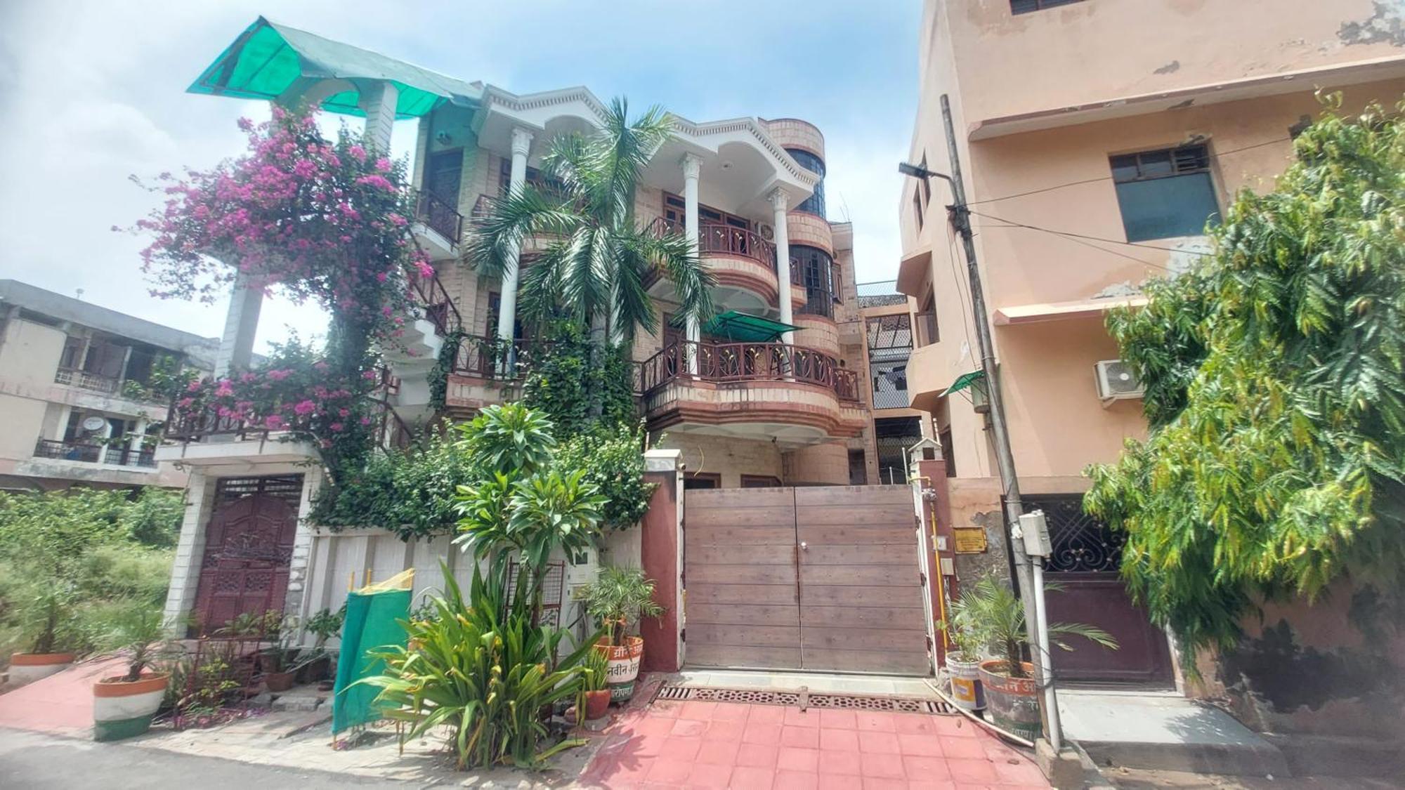 N Agra Homestay Tajganj