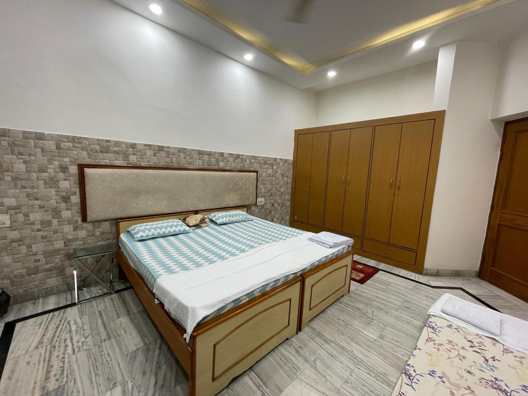 N Agra Tajganj