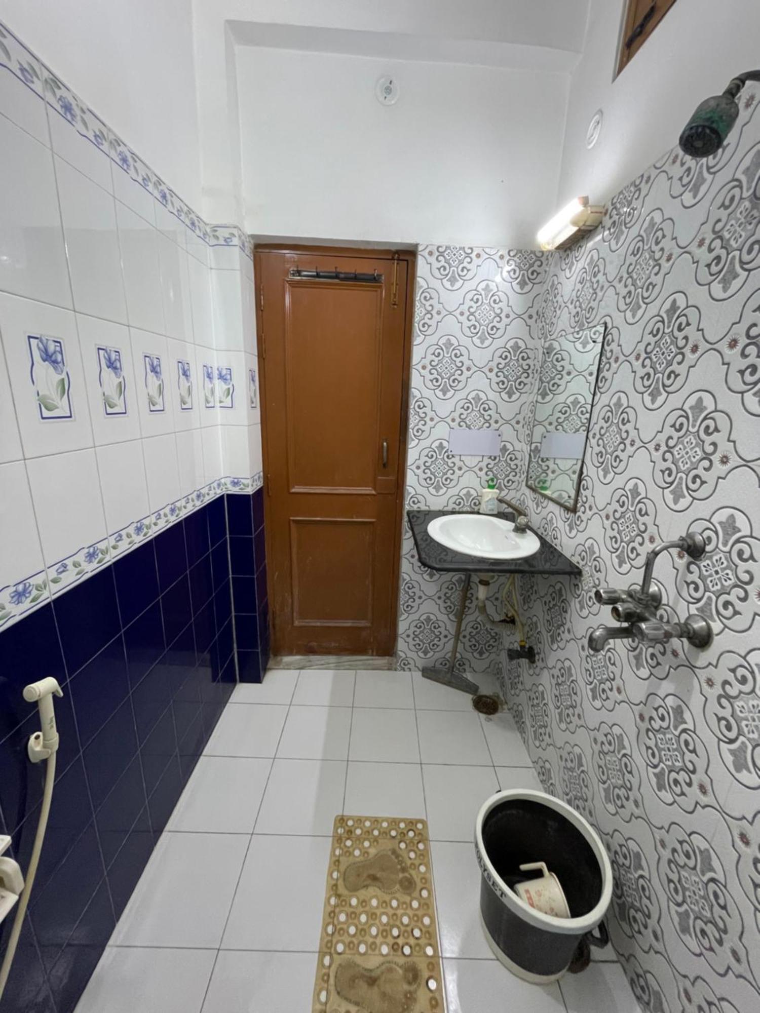 N Agra Homestay Tajganj