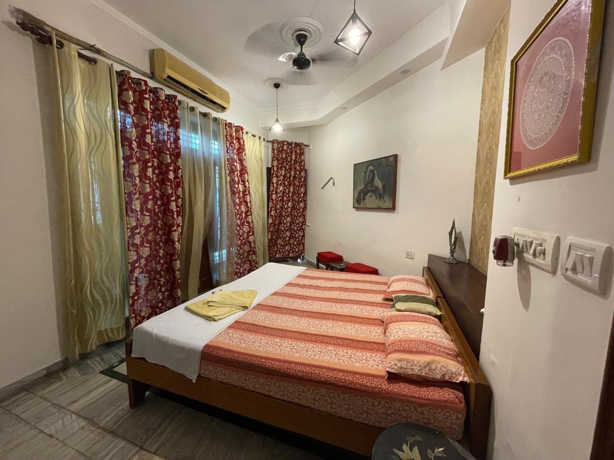 N Agra Homestay Tajganj