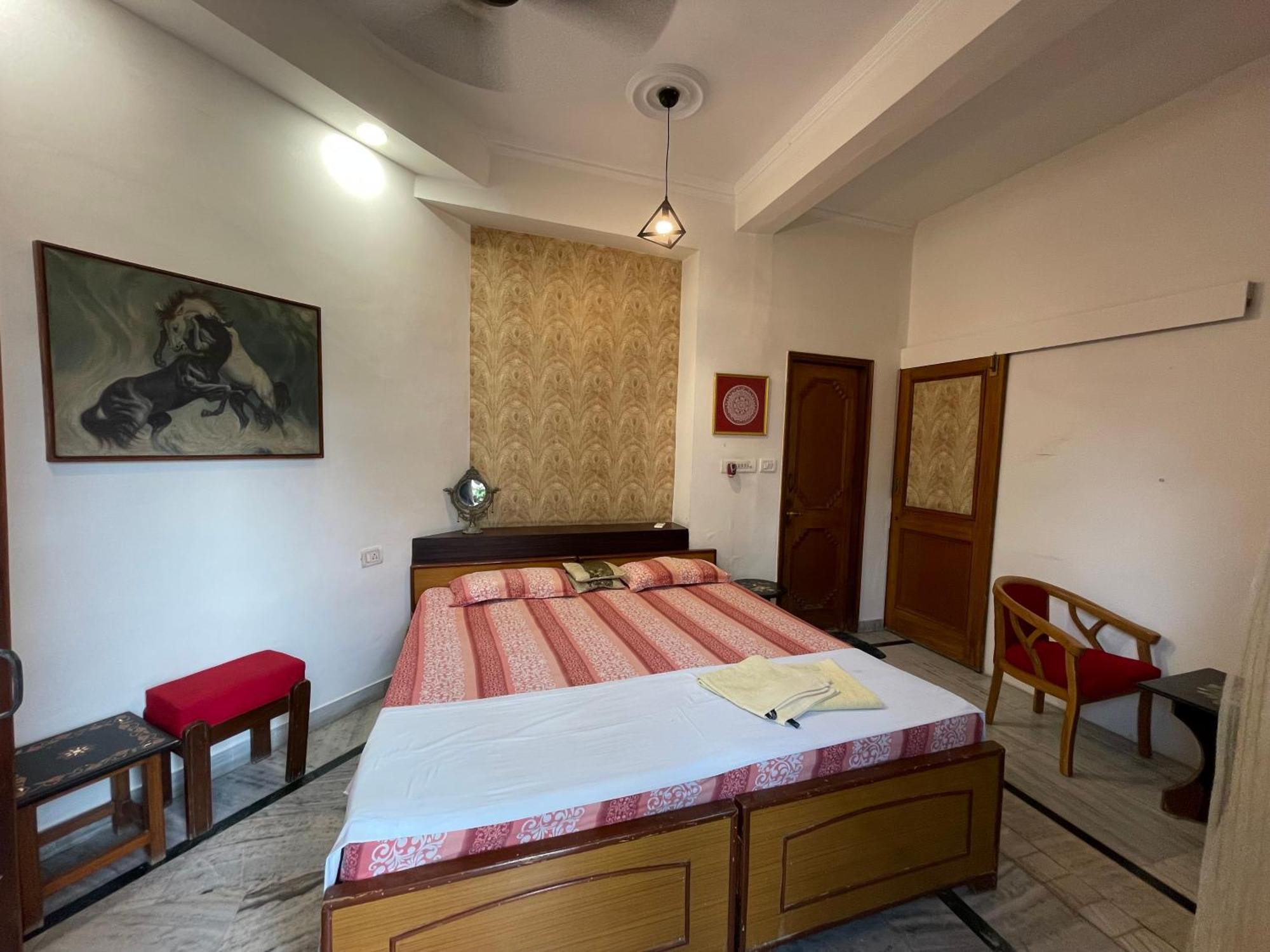 N Agra Homestay Tajganj
